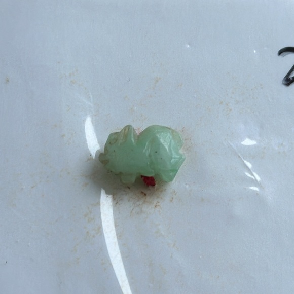 Antique Vintage Jadeite Jade Pendant (NEW) Baby Pig? Vegetable? - Picture 3 of 9